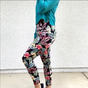 MinkPink move Hawaiian print leggings